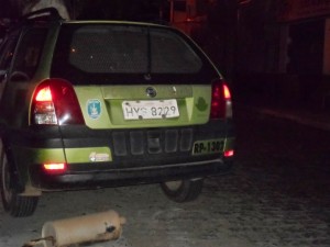 Viatura se desmancha2. Foto Walter Lima