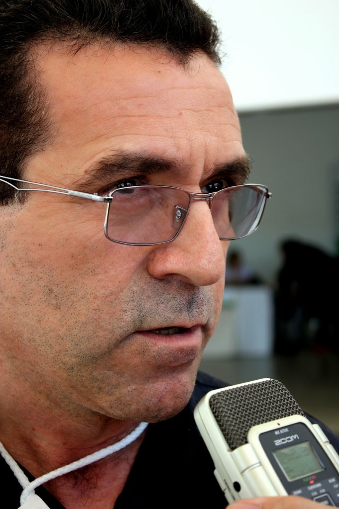 Prefeito João da Sapataria 04 (Com a dorda no pescoço)